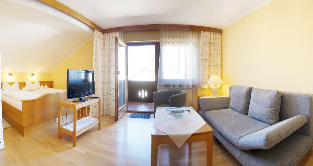 Haus Renate Hotel Bad Füssing Стая снимка